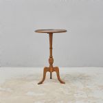 1430 3361 PEDESTAL TABLE